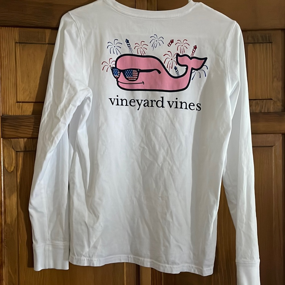 EUC Fourth of July long sleeve T. Vineyard Vines very cute. Size Small
